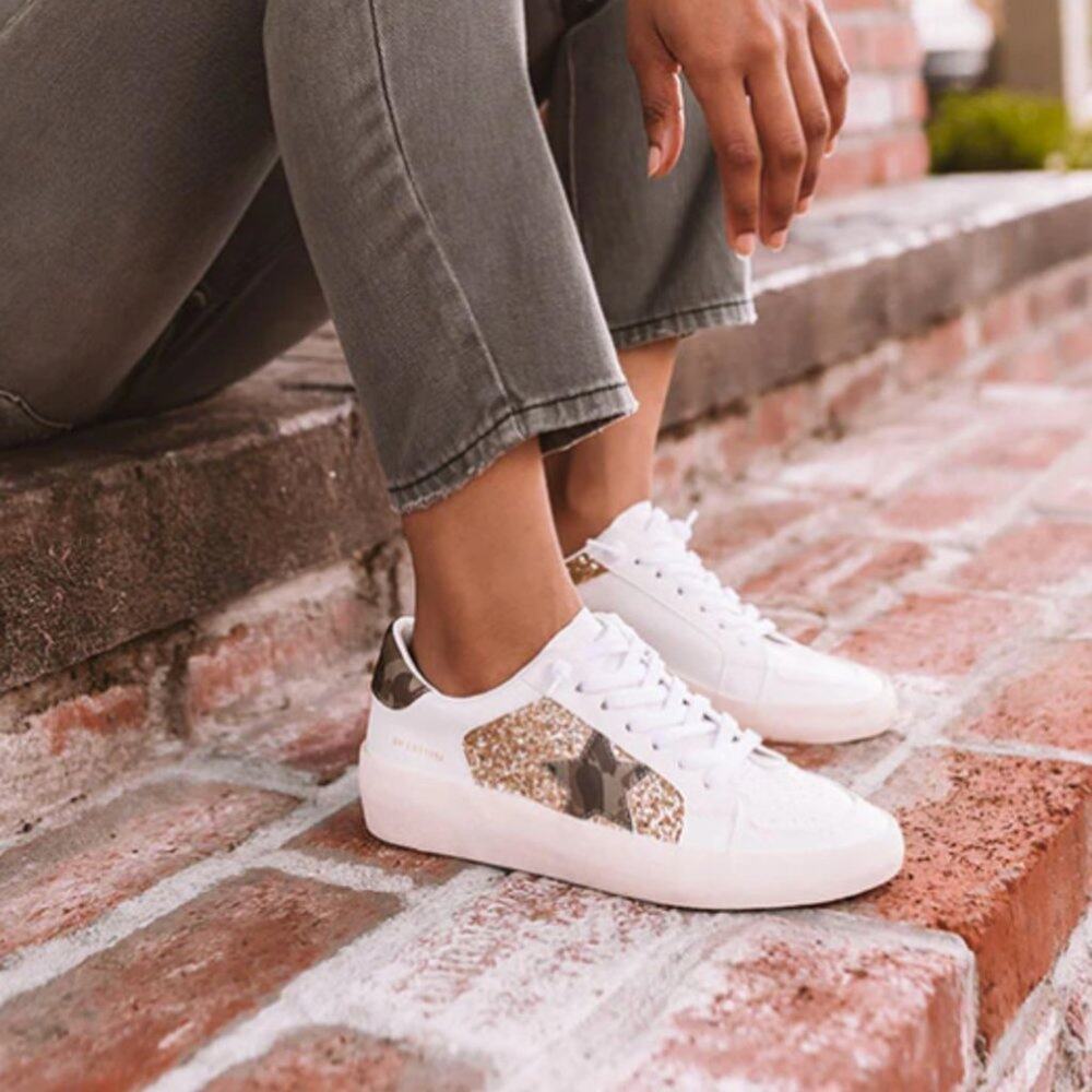 Vintage Havana Women's Forrest Sneaker Women's Shoes white/glitter Size 6